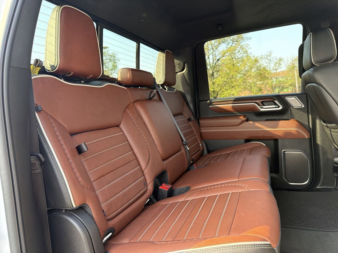 Used 2025 White Frost Tricoat GMC Denali Ultimate image 22