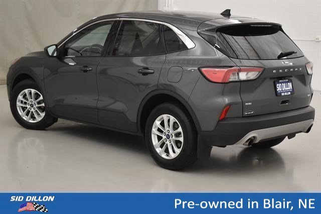 Used 2020 Magnetic Metallic Ford SE image 12