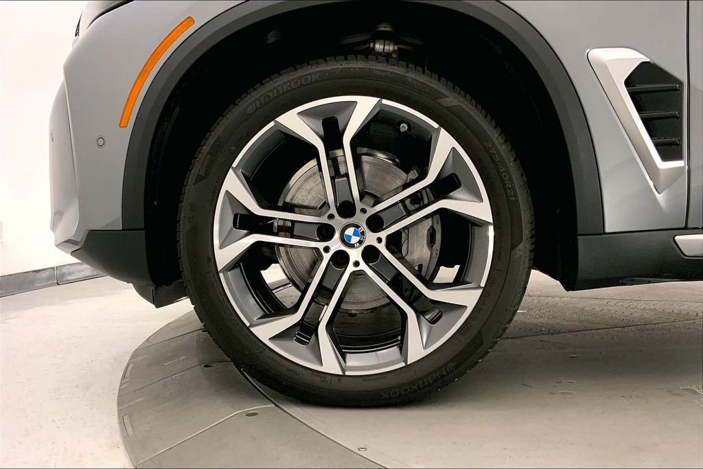 Certified Used 2026 Skyscraper Grey Metallic BMW  image 8