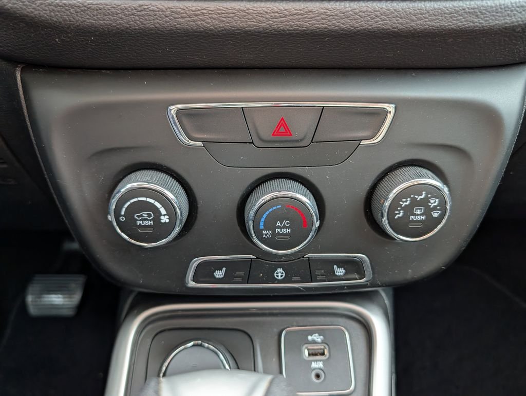 Used 2018 Black Jeep Sport image 23