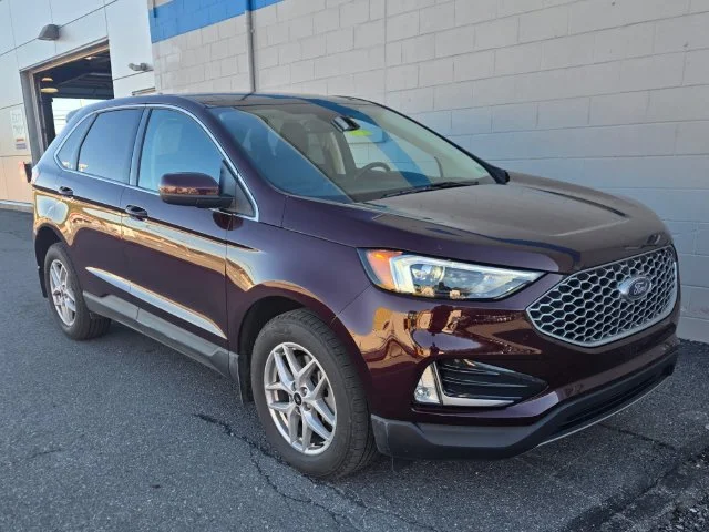 Used 2024 Red Ford SEL image 3
