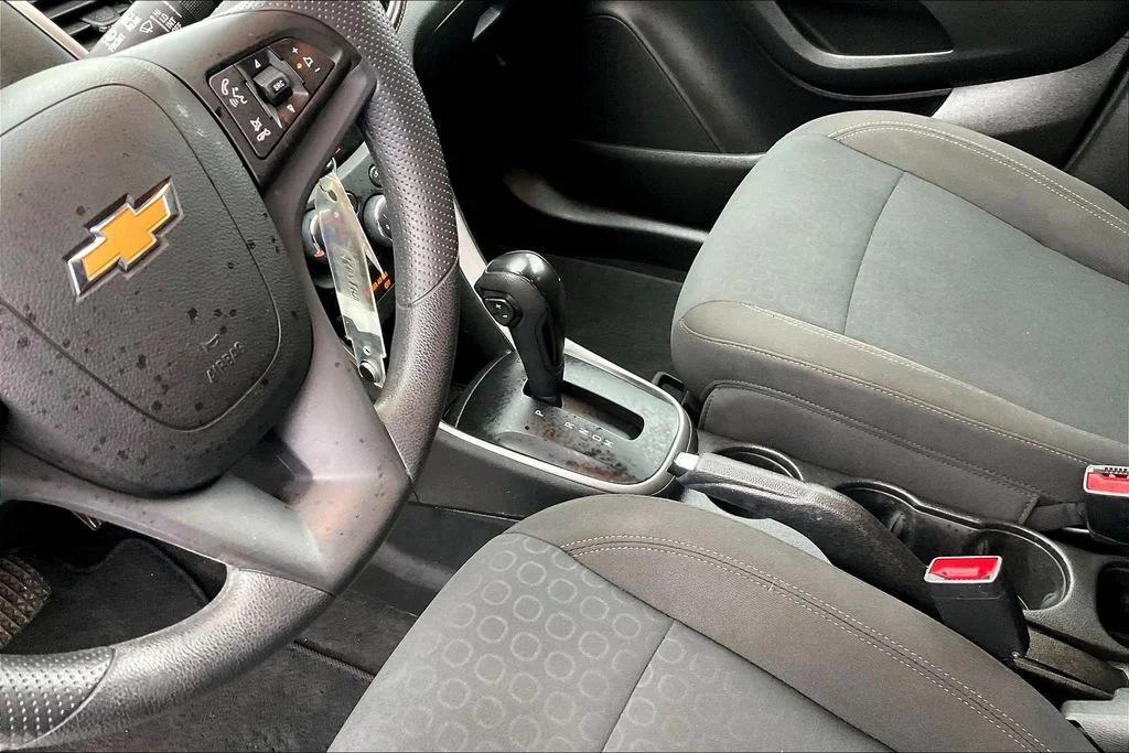 Used 2022 Silver Chevrolet LS image 15