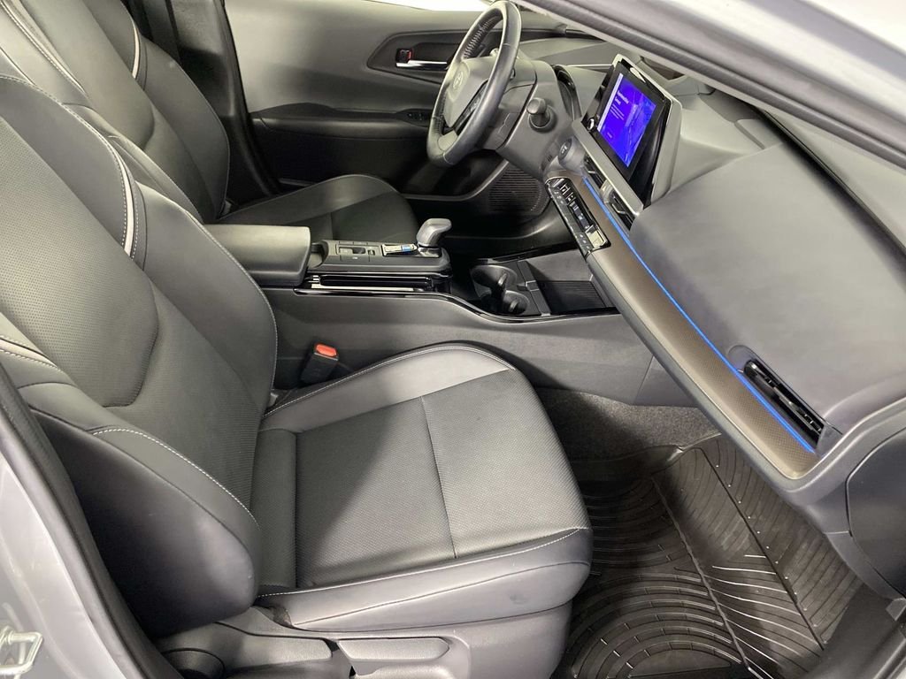 Used 2023 Silver Toyota XLE image 11