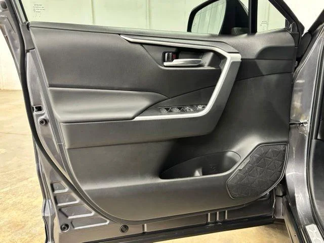 Certified Used 2025 MAGNETIC GRAY MET. Toyota  image 18