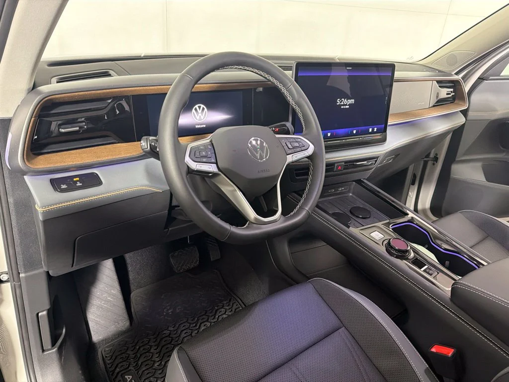 New 2027 Beige/tan Volkswagen SE w/Technology image 8