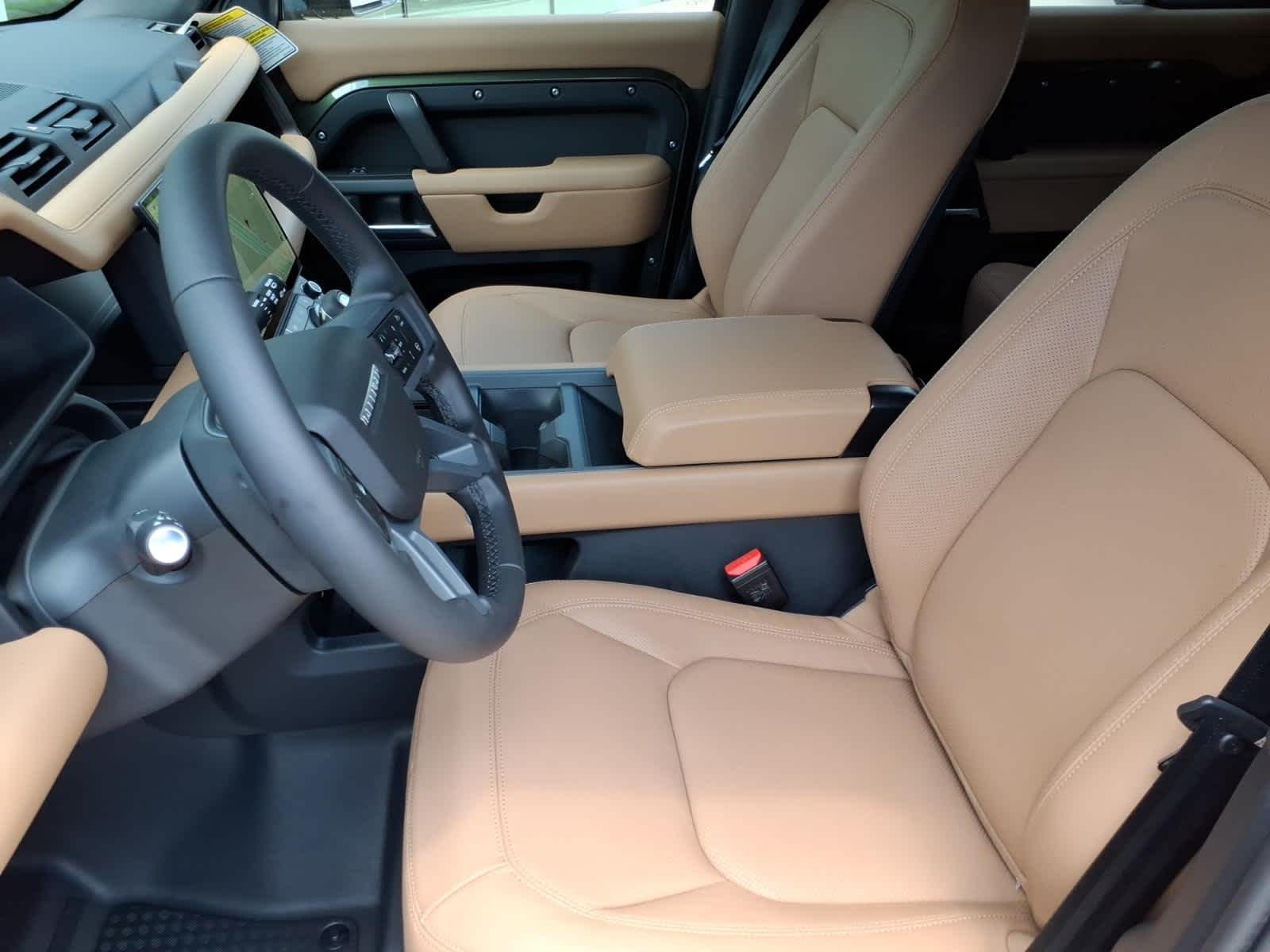 New 2026 Woolstone Green Land Rover X-Dynamic SE image 8