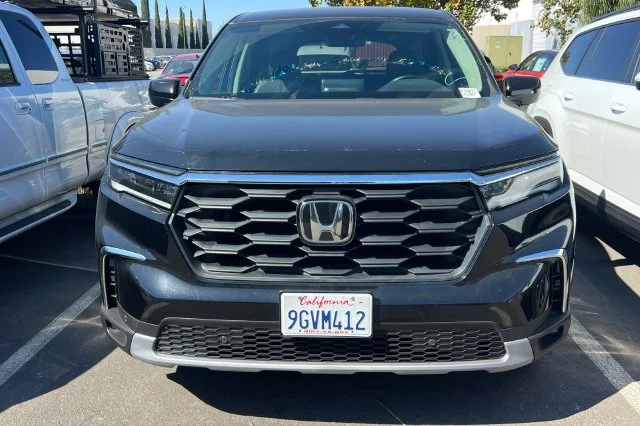 Used 2023  Honda EX-L image 3