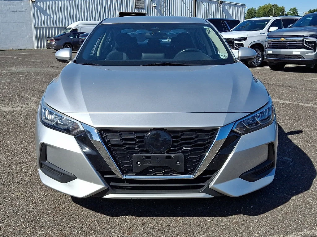 Used 2021 Silver Nissan SV Xtronic CVT image 4