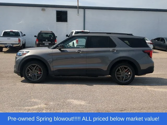 Used 2025 Gray Ford ST-Line image 10