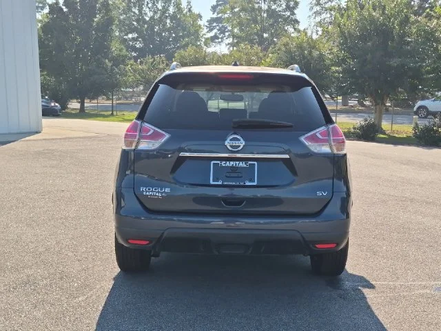 Used 2016 Blue Nissan SV image 4