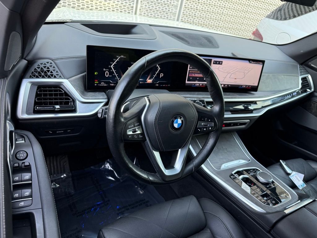 Used 2024 White BMW xDrive40i image 2