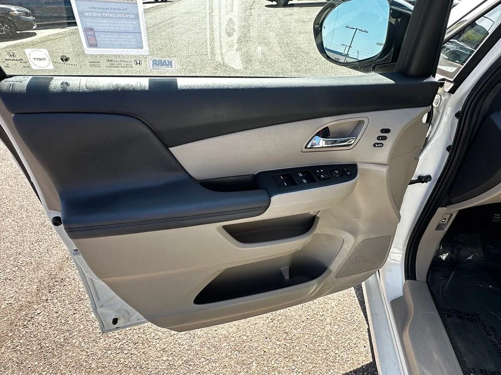 Used 2015 White Honda Touring image 21