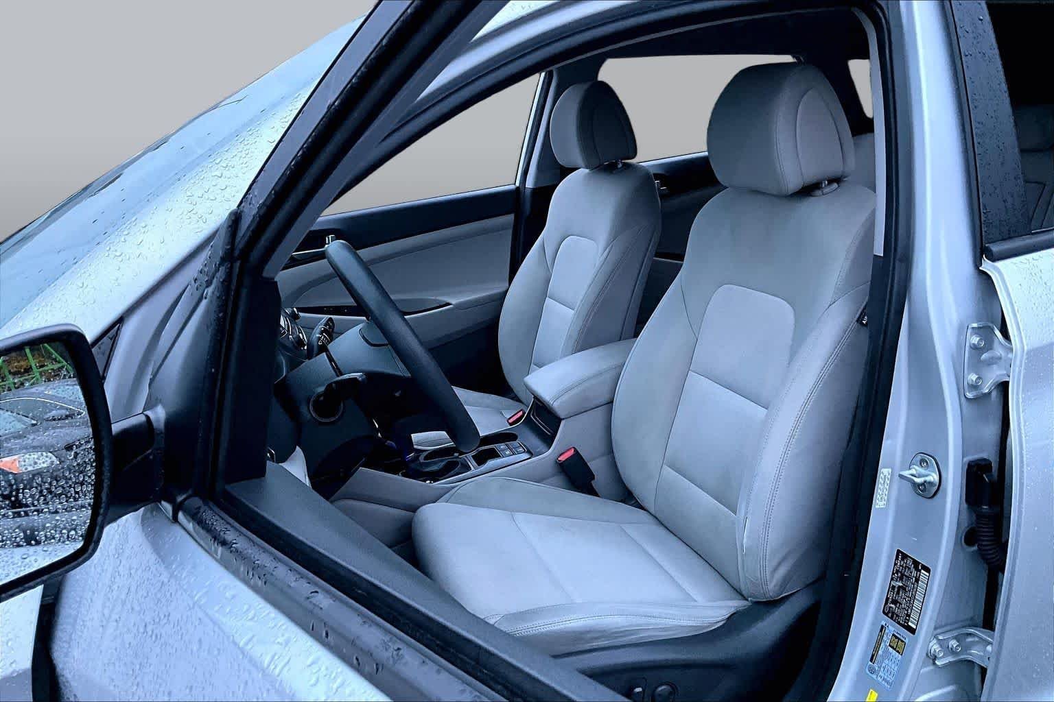 Used 2018 Molten Silver Hyundai SEL image 9