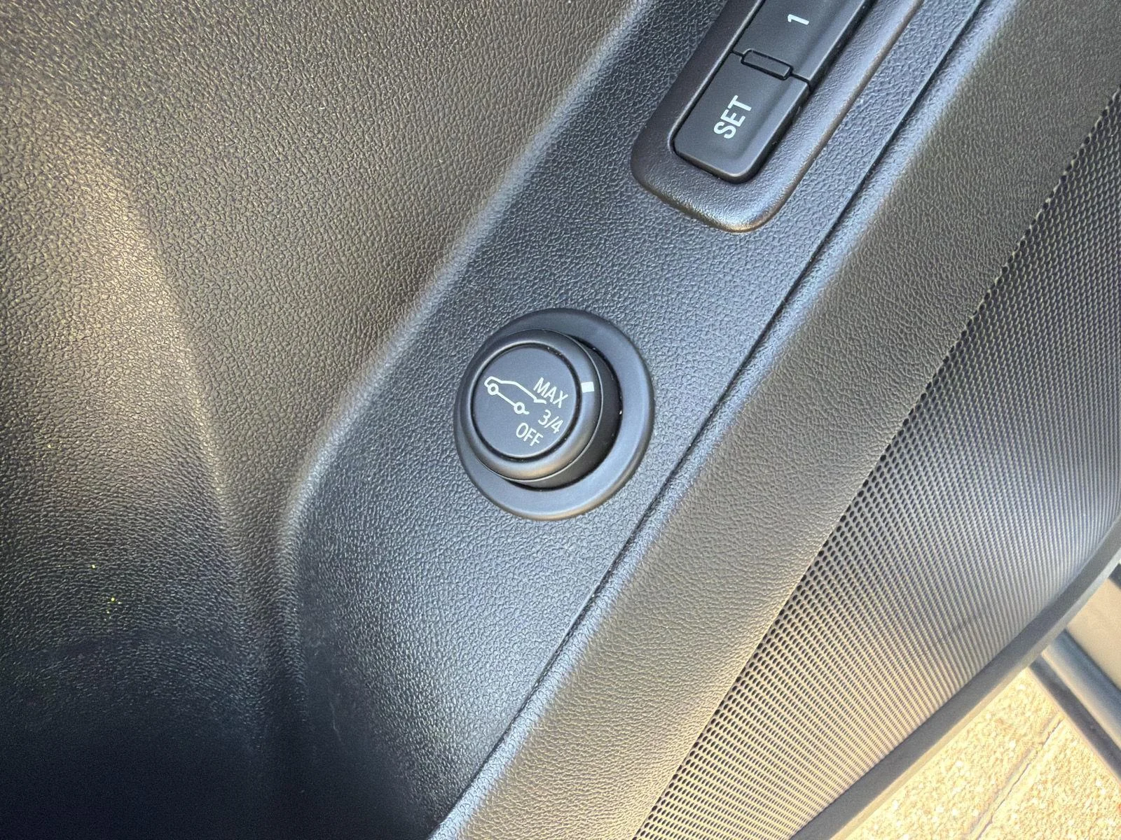 Used 2019 Iridescent Pearl Tricoat Chevrolet Premier image 15