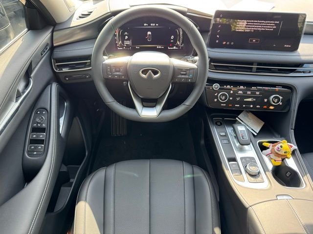 New 2026 MINERAL BLACK INFINITI Luxe FWD image 16