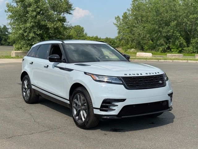 New 2026 Arroios Grey Land Rover Dynamic SE image 7