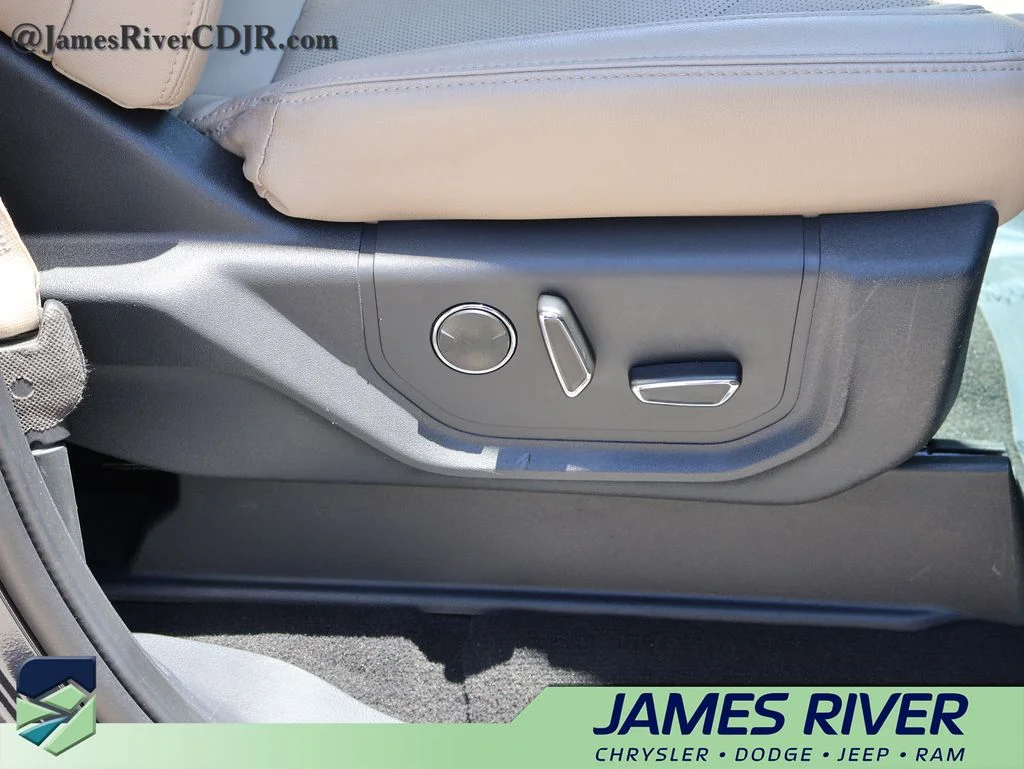 Used 2024 Gray Ford Limited image 10