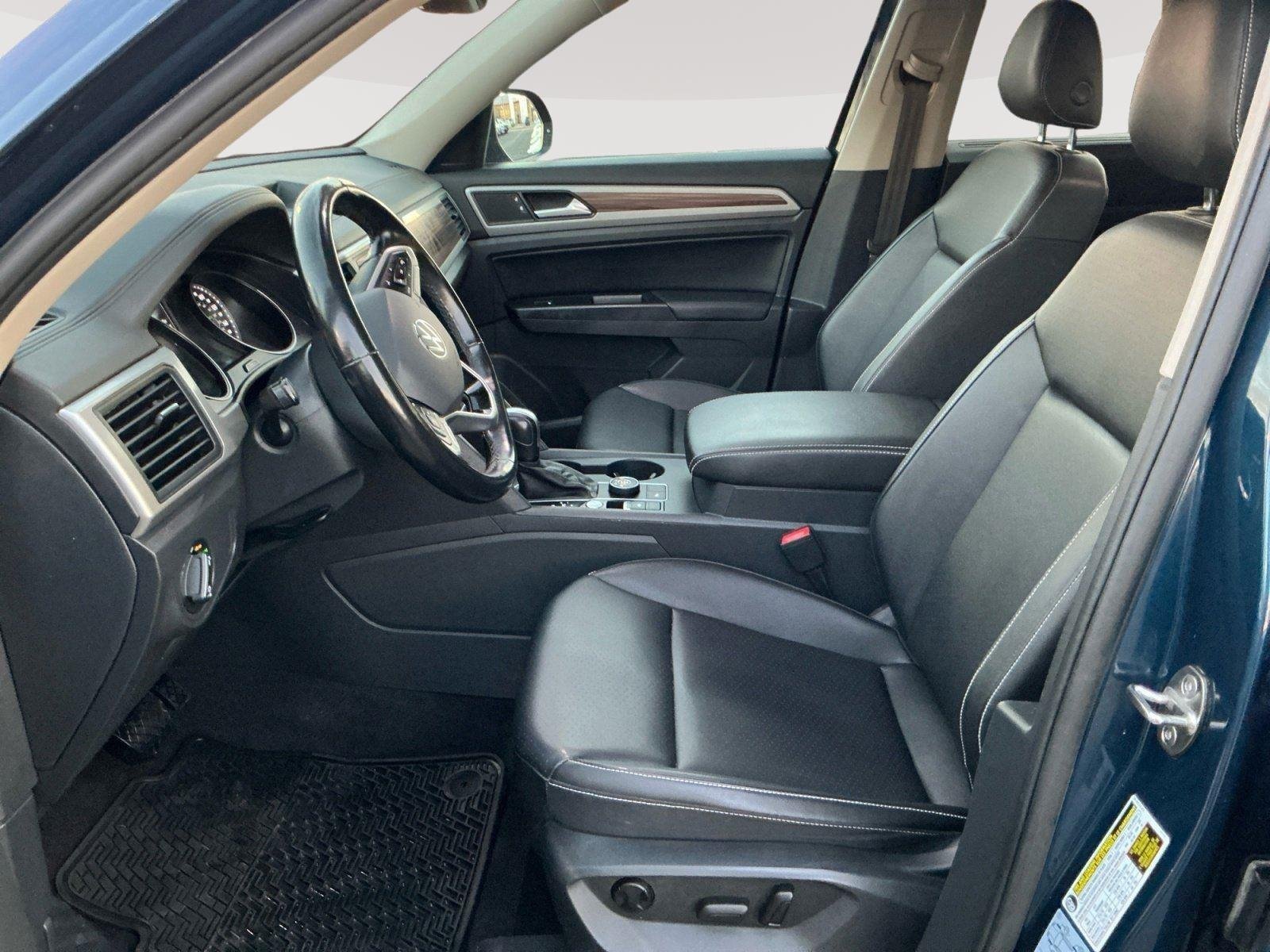 Used 2021 Volkswagen Atlas SE w/Tech with VIN 1V2HP2CA0MC527957 for sale in La Vista, NE