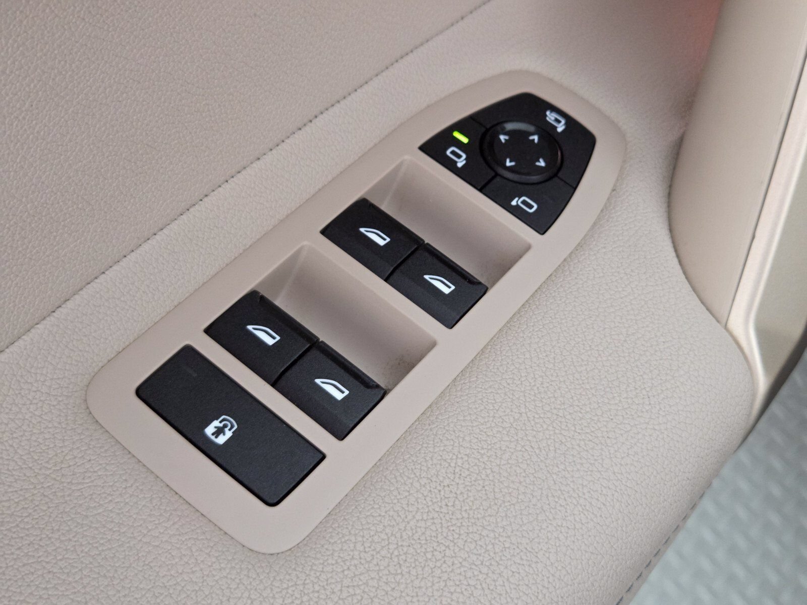 2024 BMW iX Base - Photo 19