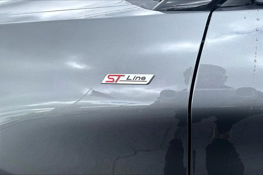 New 2026 Carbonized Gray Metallic Ford ST-Line image 9