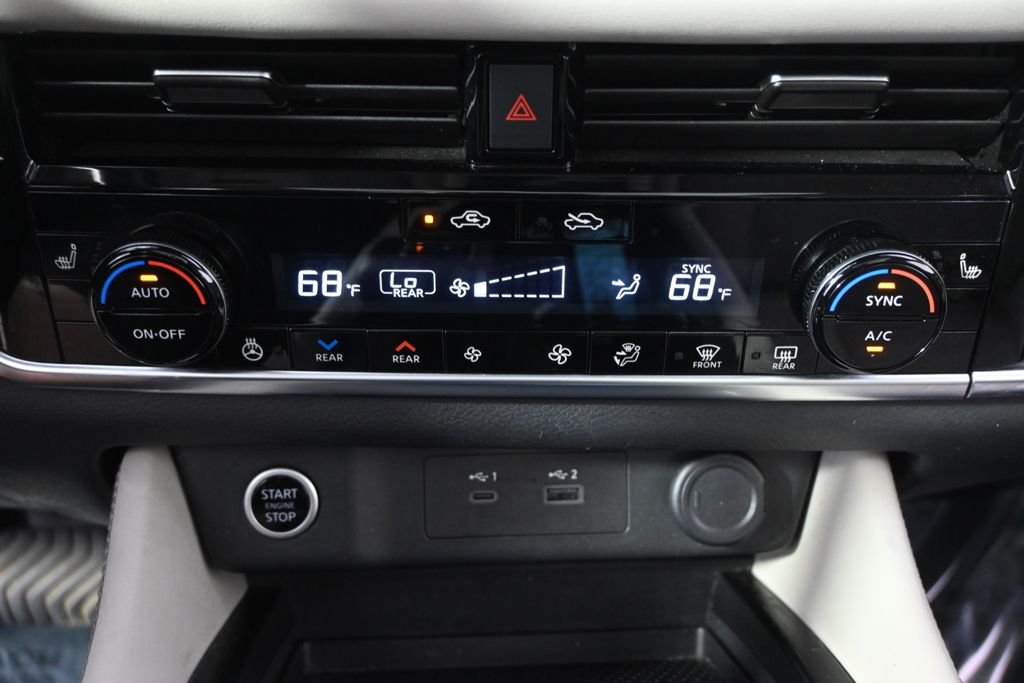 Used 2021 Pearl White Nissan SL image 30
