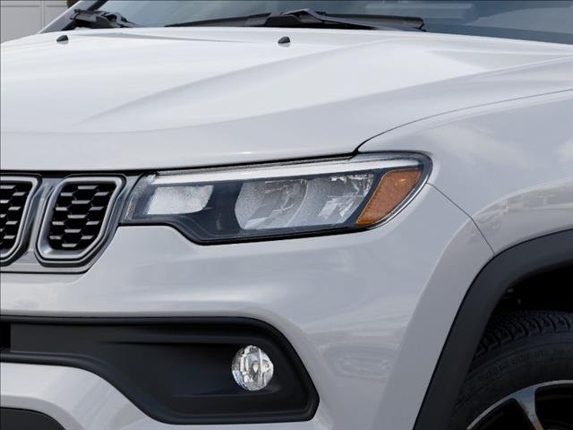 New 2026 Bright White Clear-Coat Exterior Paint Jeep Latitude image 10