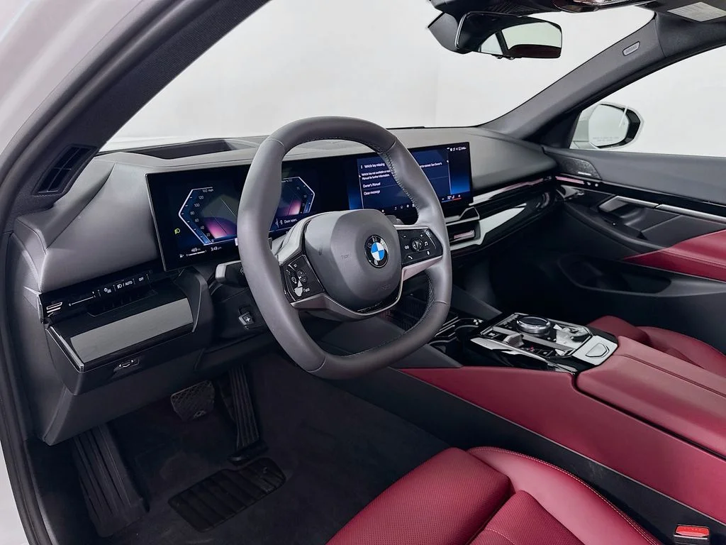 2025 BMW 5 Series 530i - Photo 9