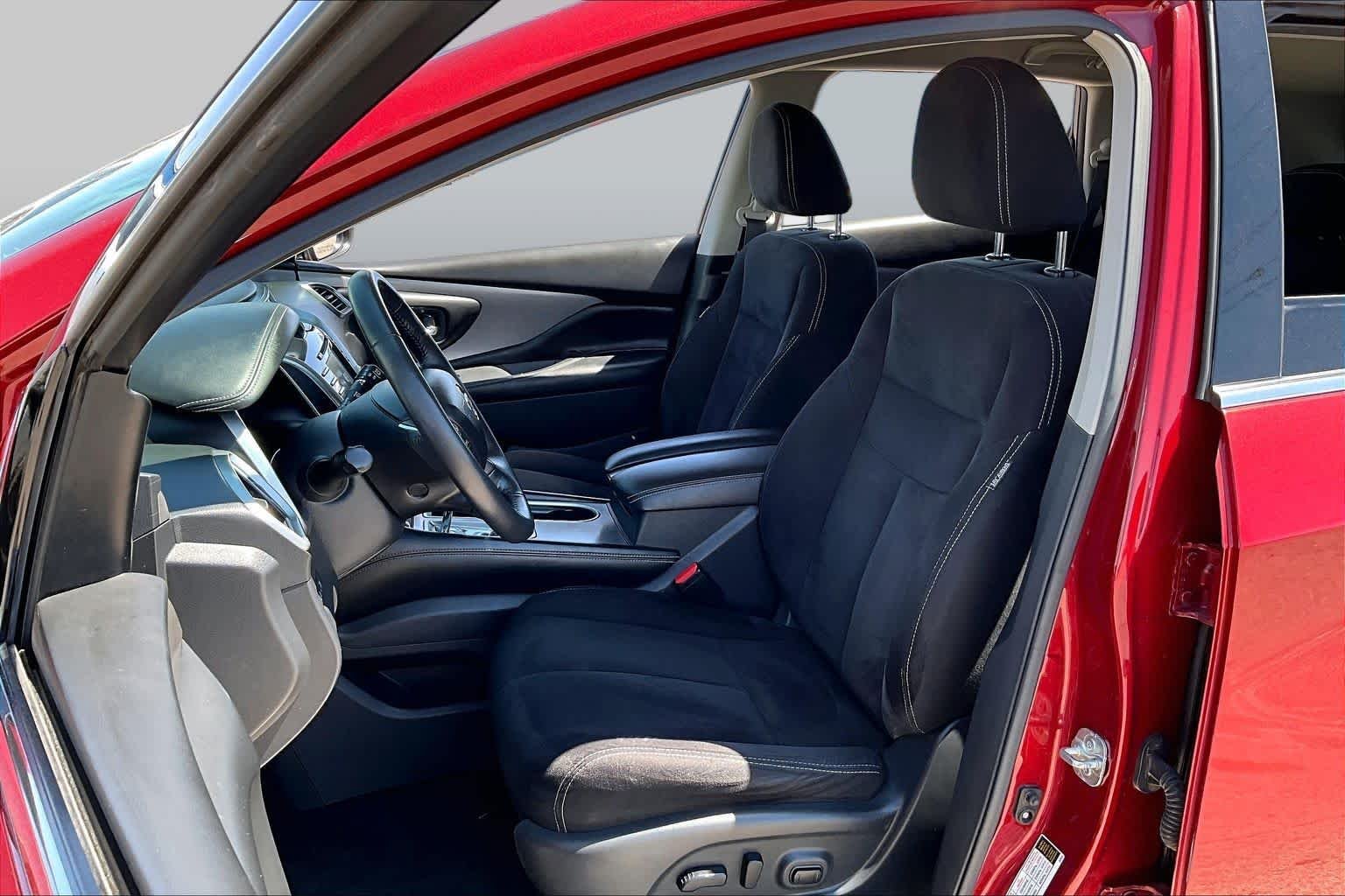 Used 2020 Cayenne Red Metallic Nissan SV image 8