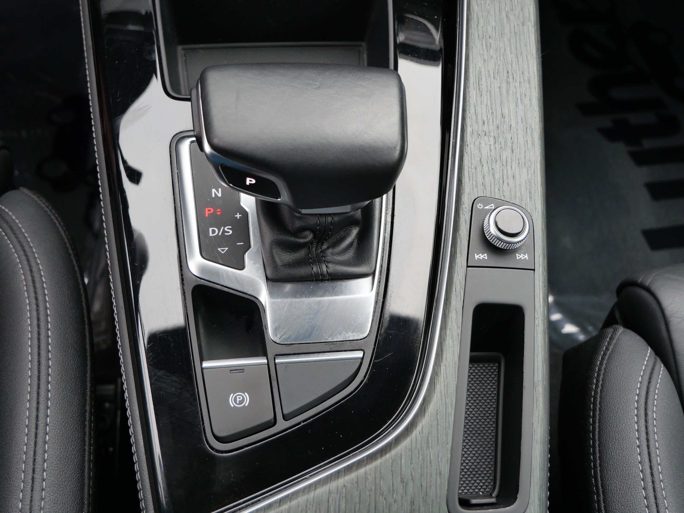 Used 2024 Arkona White Audi S line Premium Plus image 20