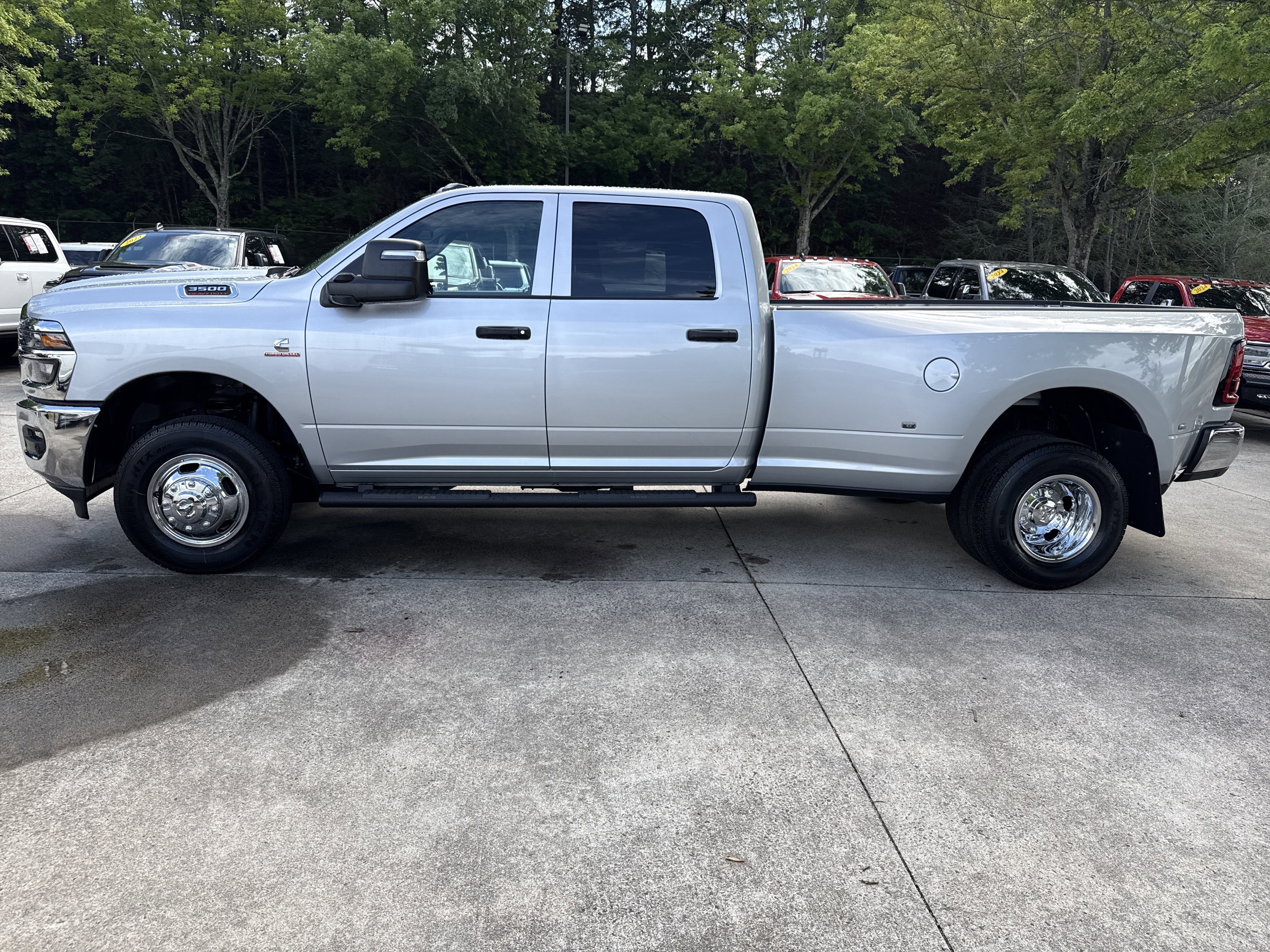 New 2026 Silver-Zynith Exterior Paint RAM Tradesman image 4