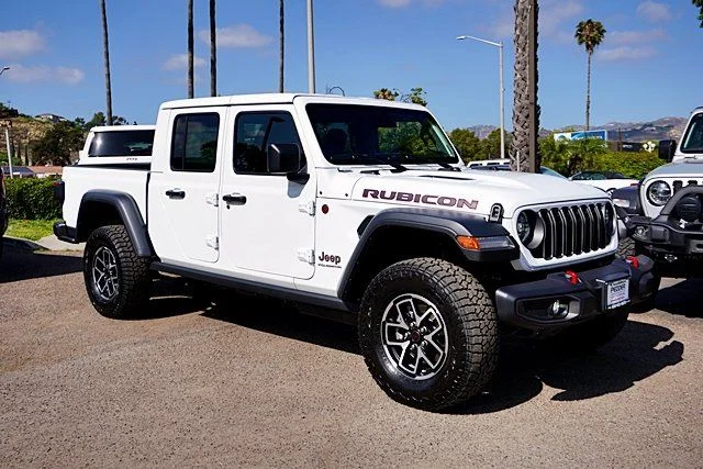 New 2026 Bright White Clear-Coat Exterior Paint Jeep Rubicon image 6