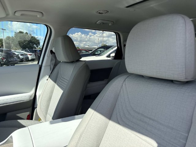 New 2027 Creamy White Pearl Hyundai SE FWD image 19