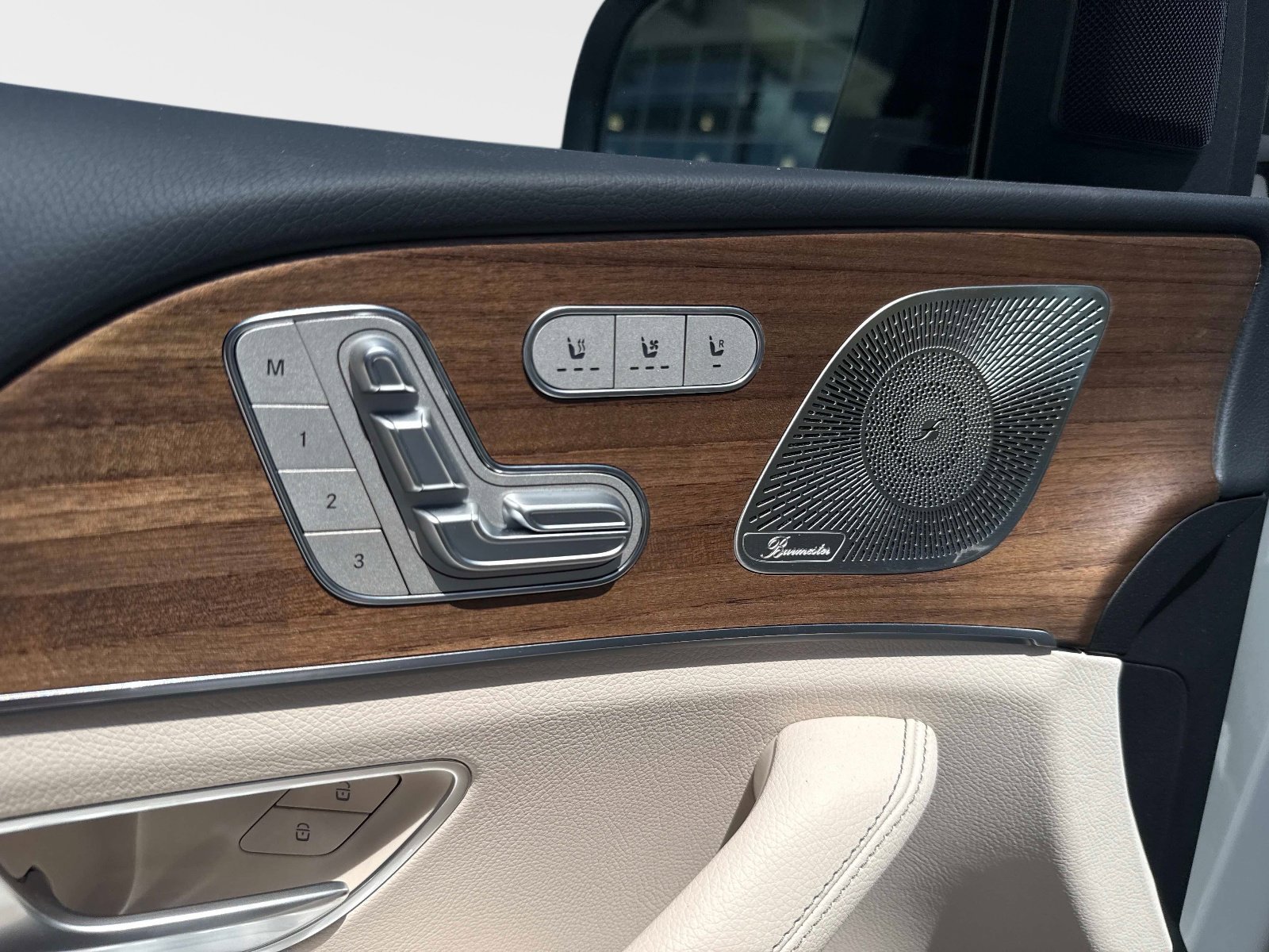 New 2026 Polar White Mercedes-Benz 350 4MATIC® SUV image 17