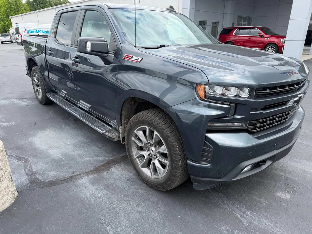 Used 2019 SHADOW GRAY METALLIC Chevrolet RST image 3