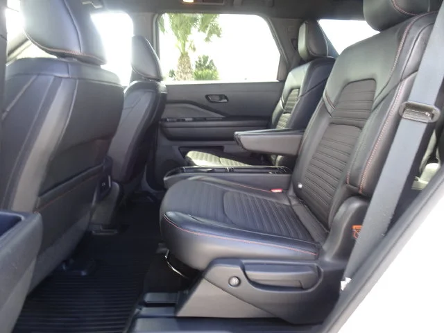 Used 2024 Pearl White Nissan Rock Creek image 10