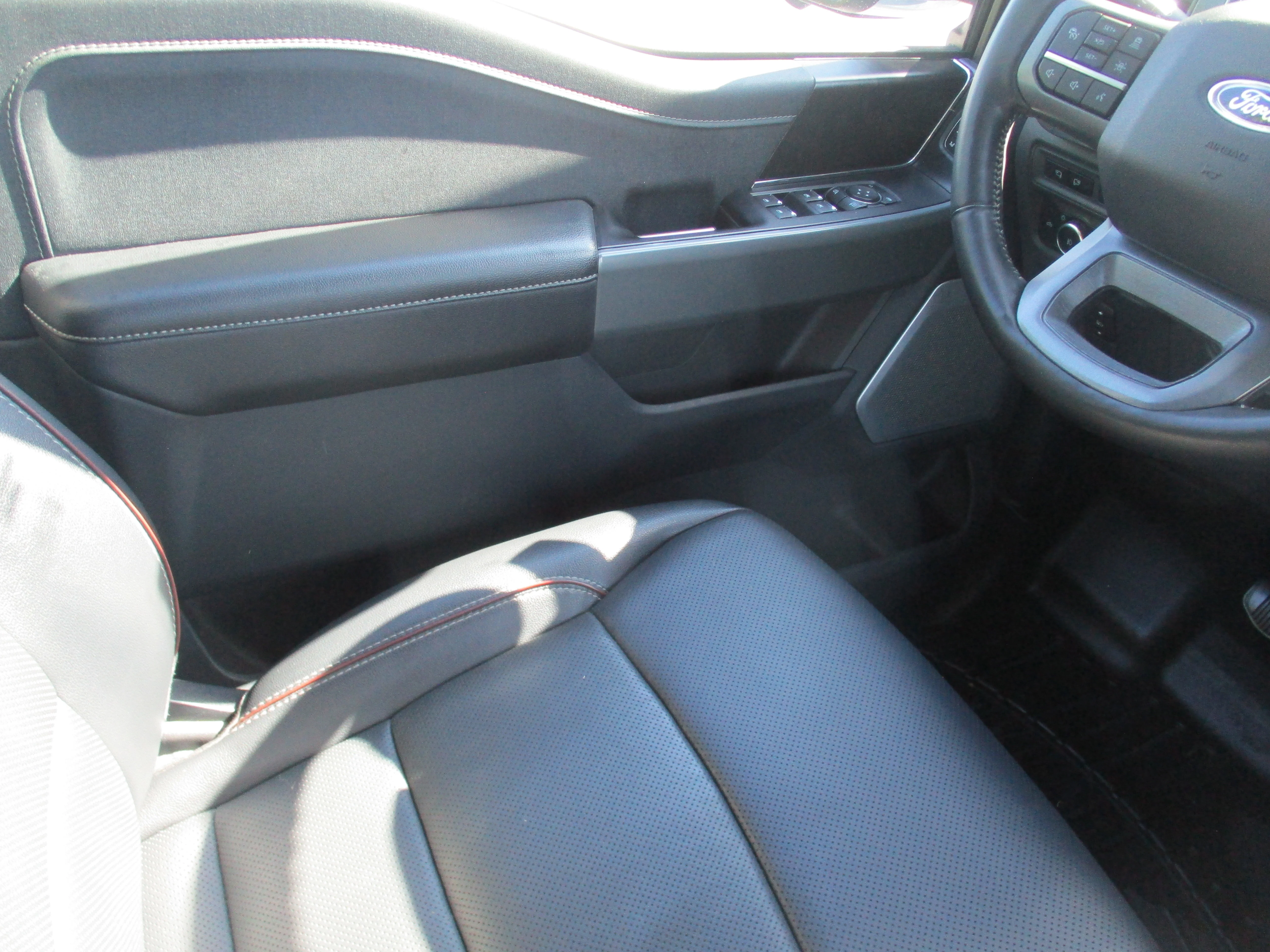 Used 2023 Azure Gray Metallic Tri-Coat Ford LARIAT image 26