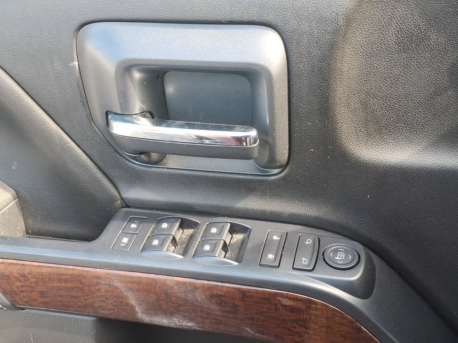 Used 2015 Sonoma Red Metallic GMC SLE image 17