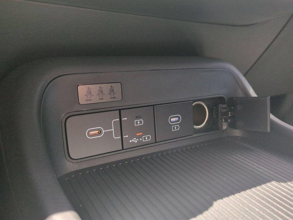 New 2027 Gray Hyundai SE FWD image 25