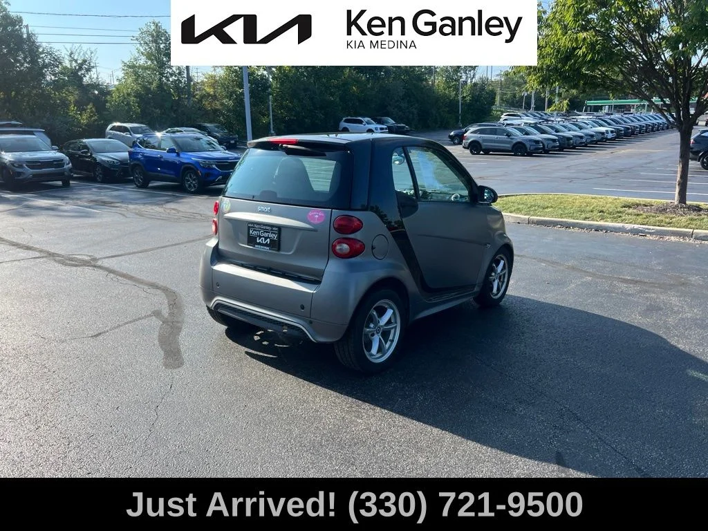 Used 2015 Gray smart Passion image 5