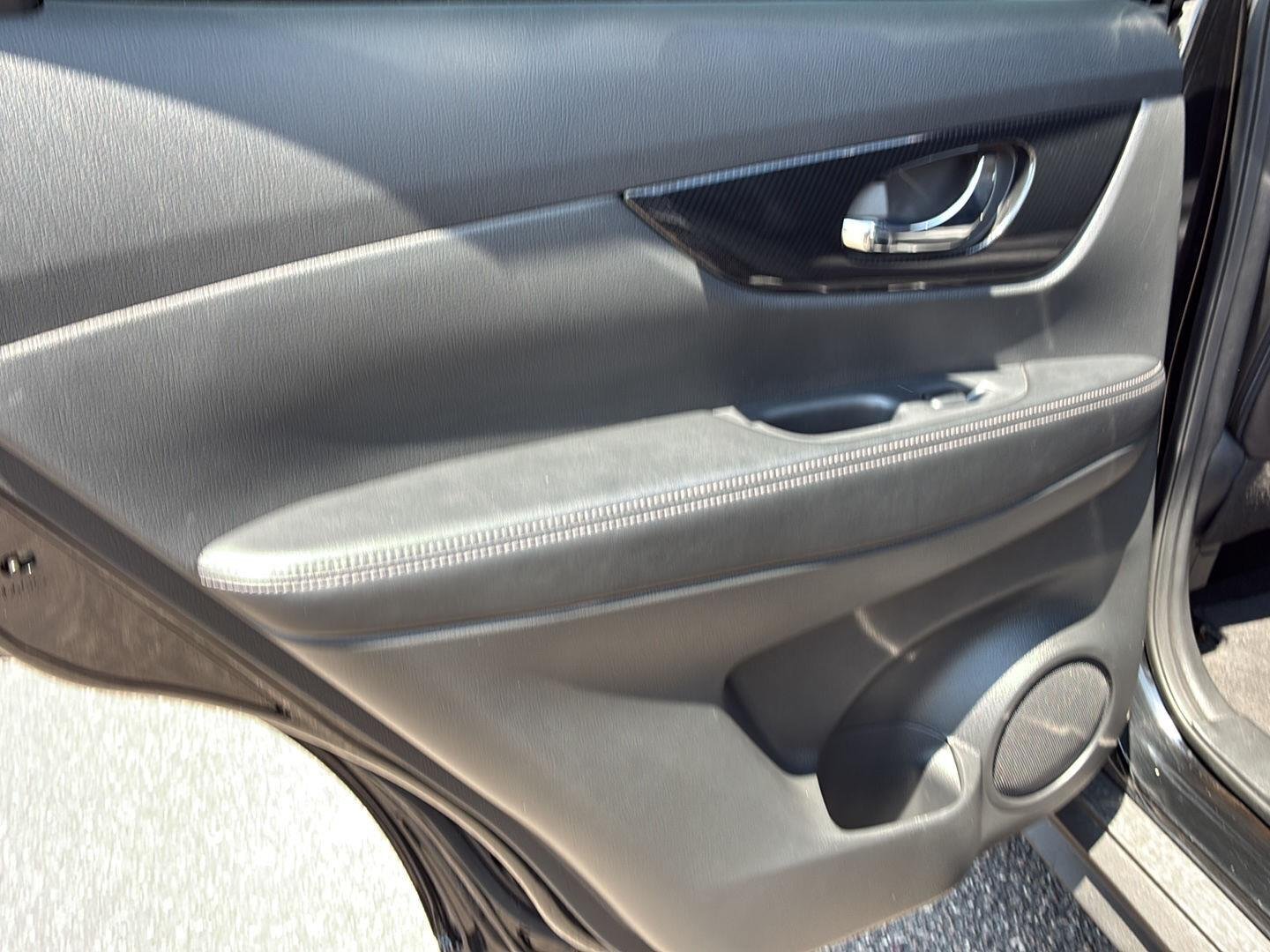 Used 2020 Magnetic Black Pearl Nissan SL image 20