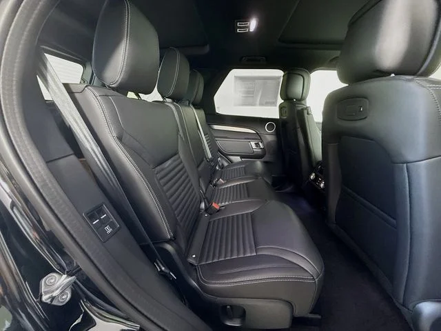 New 2026 Black Land Rover Dynamic SE image 29