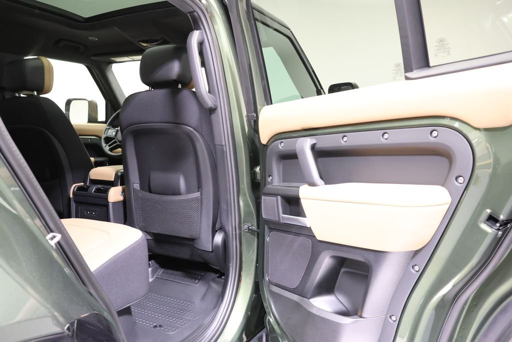 New 2026 Woolstone Green Land Rover X image 43
