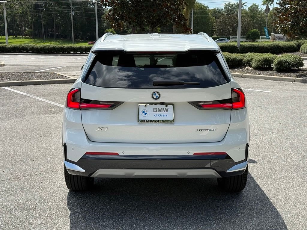 Used 2024 Mineral White Metallic BMW xDrive28i image 4