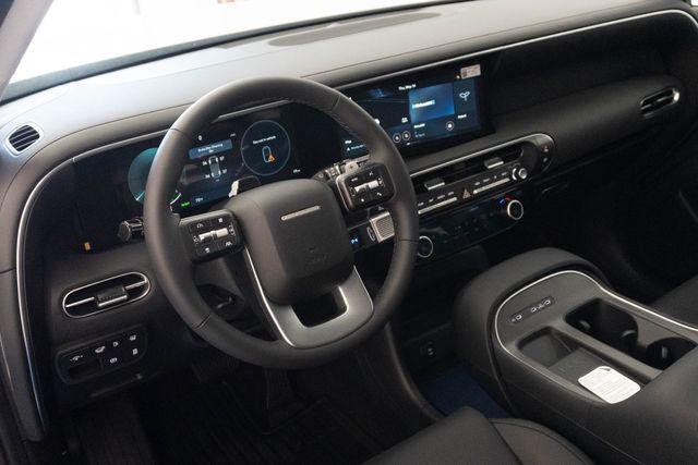 New 2026 White Hyundai Blue SEL 8P image 3