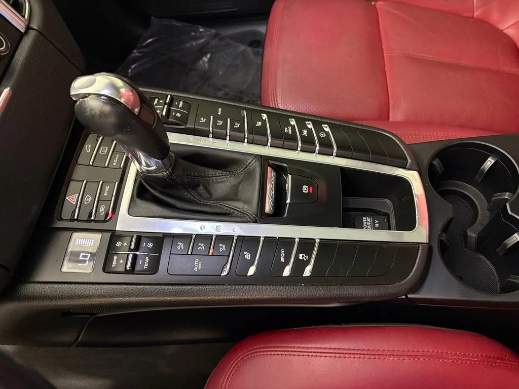 Used 2018 White Porsche Base image 36