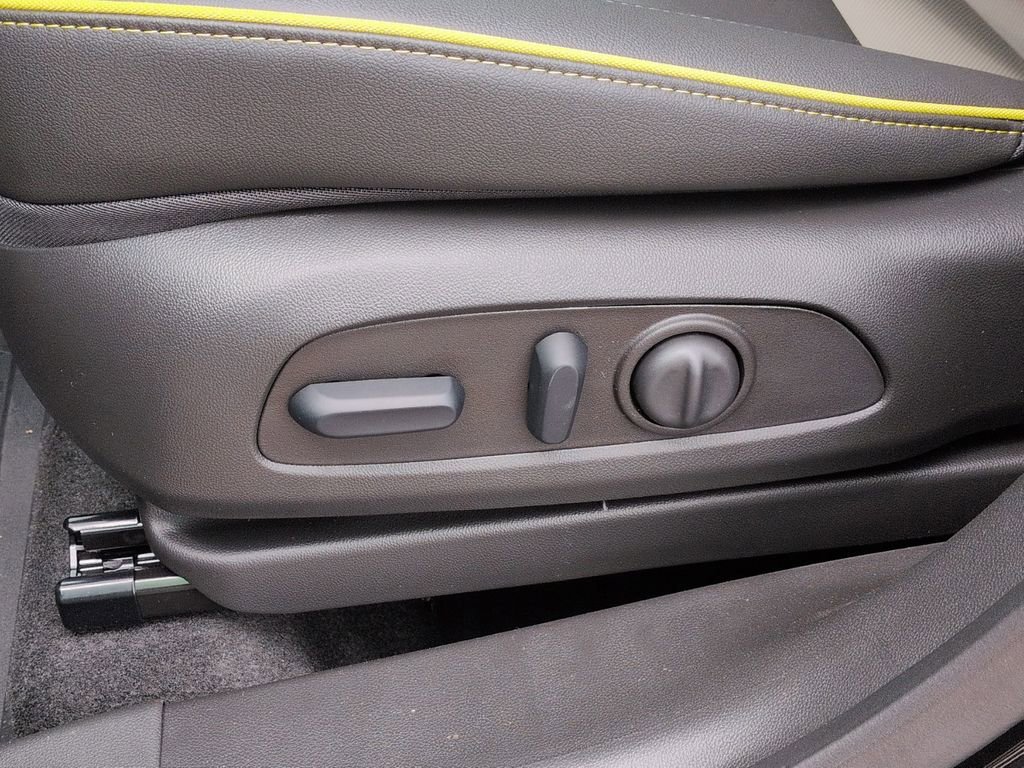 New 2026 Mosaic Black Metallic Chevrolet ACTIV image 14