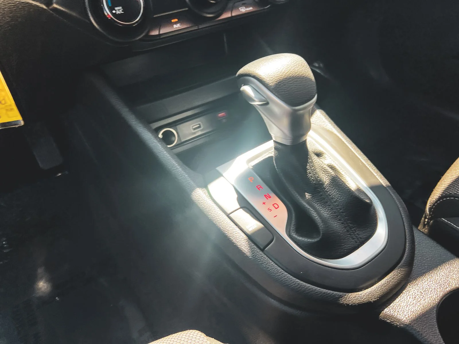 2024 Kia Forte LXS - Photo 18