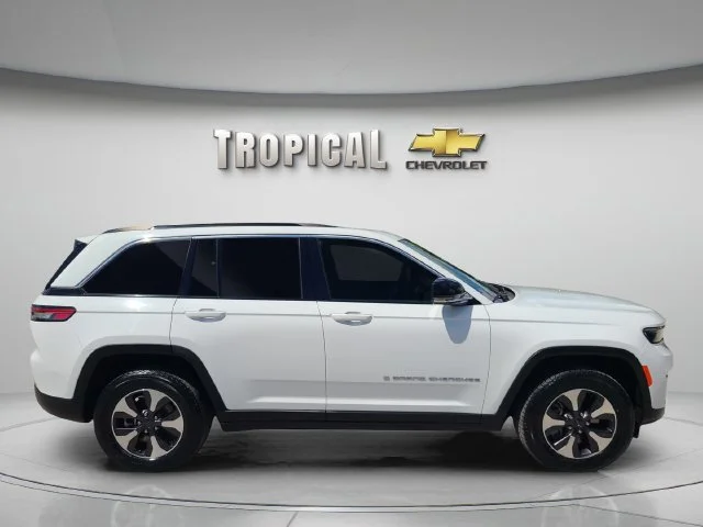 Used 2024 White Jeep LIMI image 6