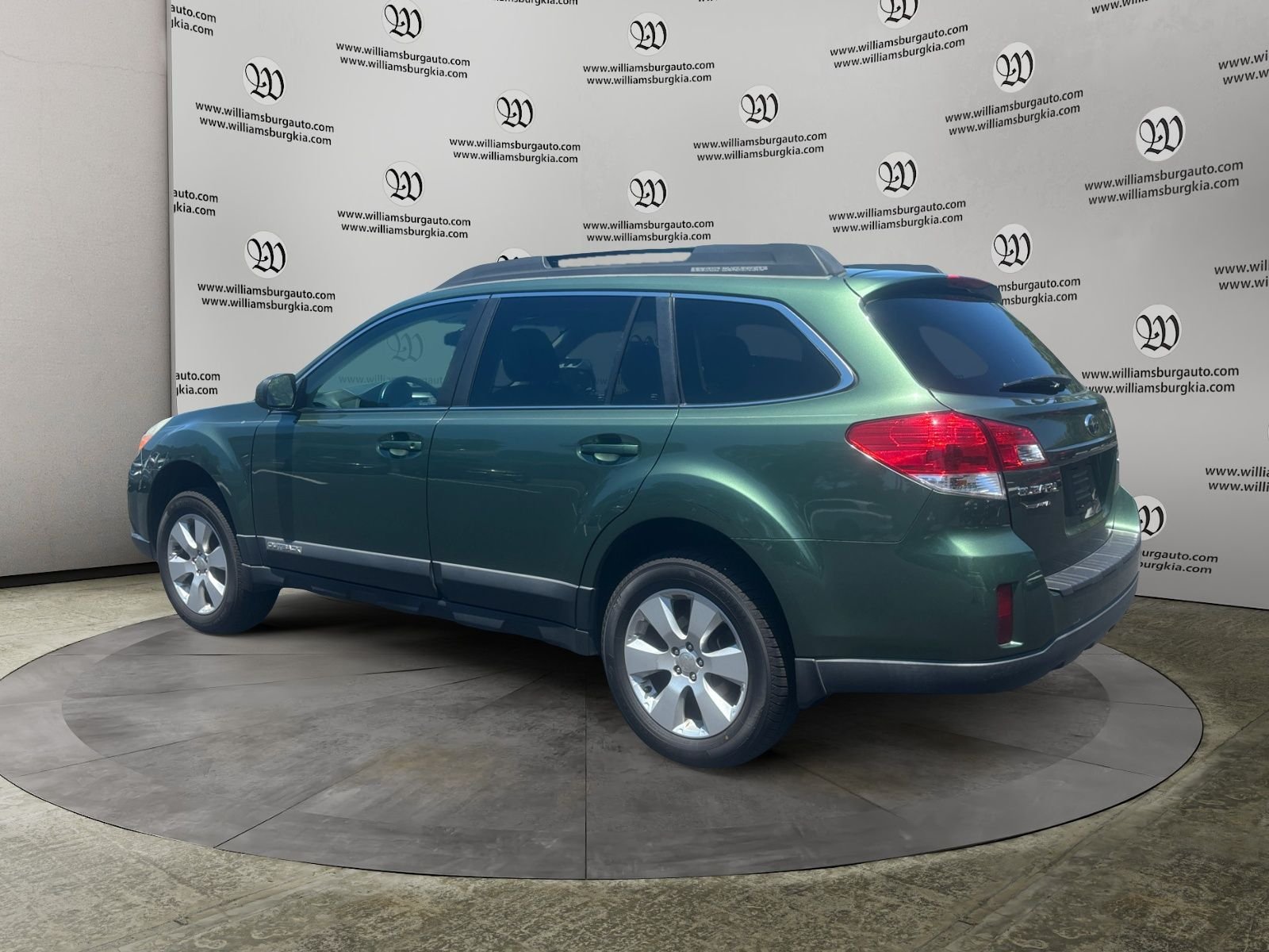 Used 2010 Green Subaru 2.5i Premium image 3