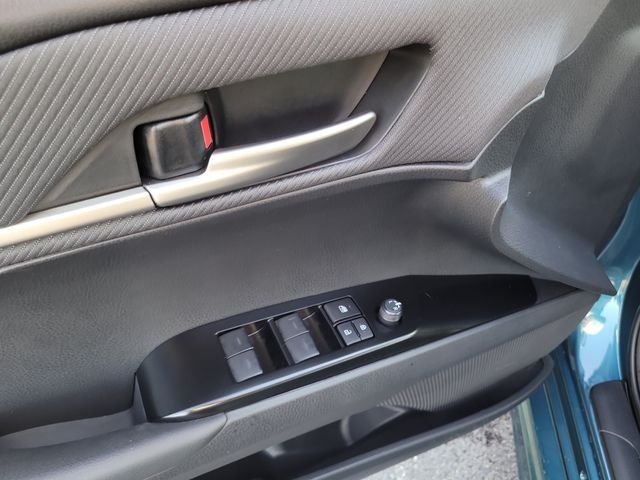 Used 2025  Toyota SE image 15